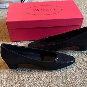 Vaneli Black Textured Flats